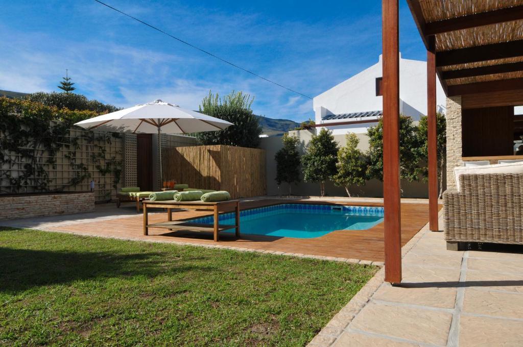 Bamboo Guest House Hermanus Bagian luar foto