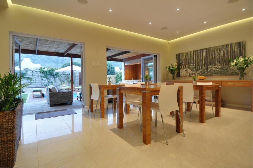 Bamboo Guest House Hermanus Bagian luar foto