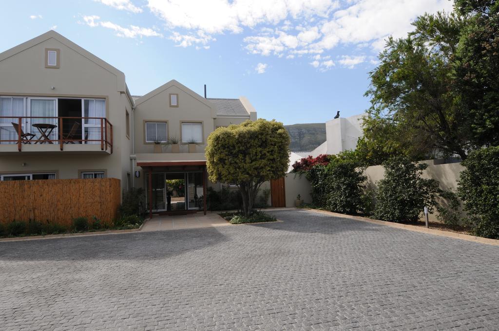 Bamboo Guest House Hermanus Bagian luar foto