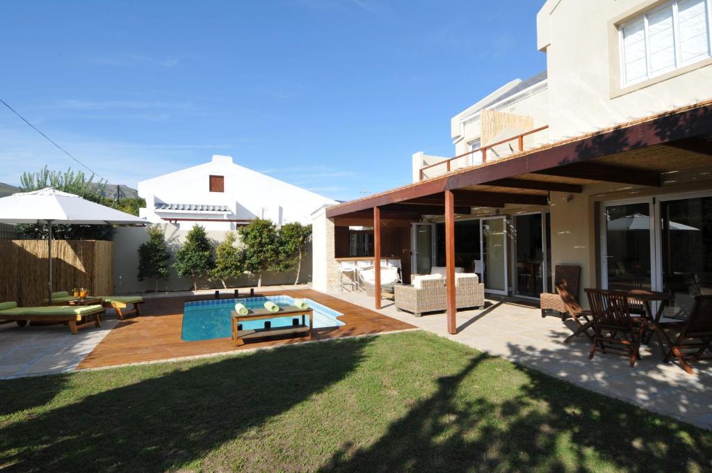 Bamboo Guest House Hermanus Bagian luar foto