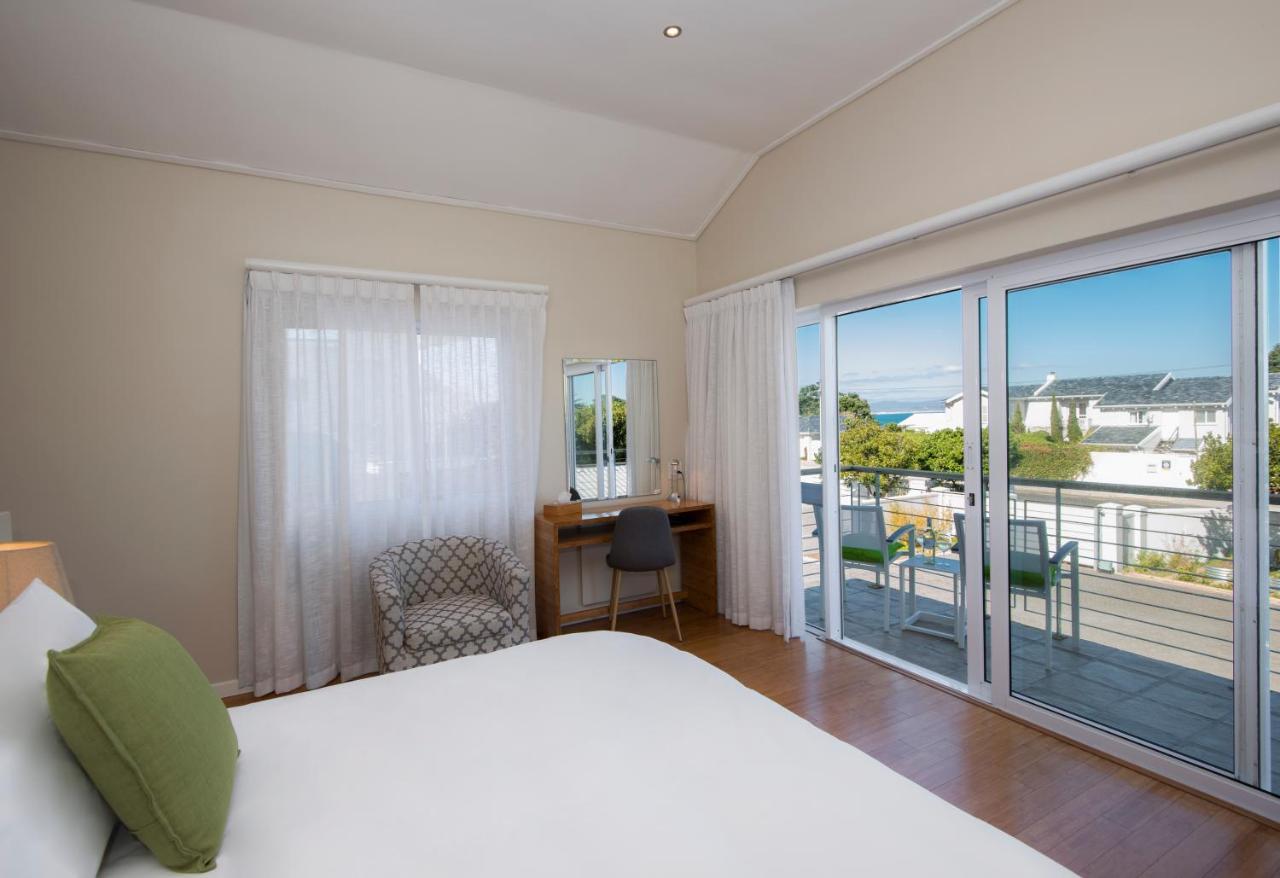 Bamboo Guest House Hermanus Bagian luar foto