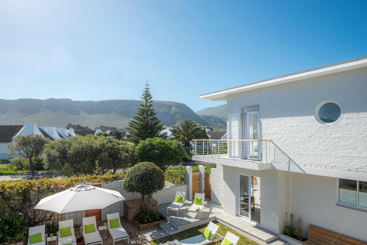 Bamboo Guest House Hermanus Bagian luar foto