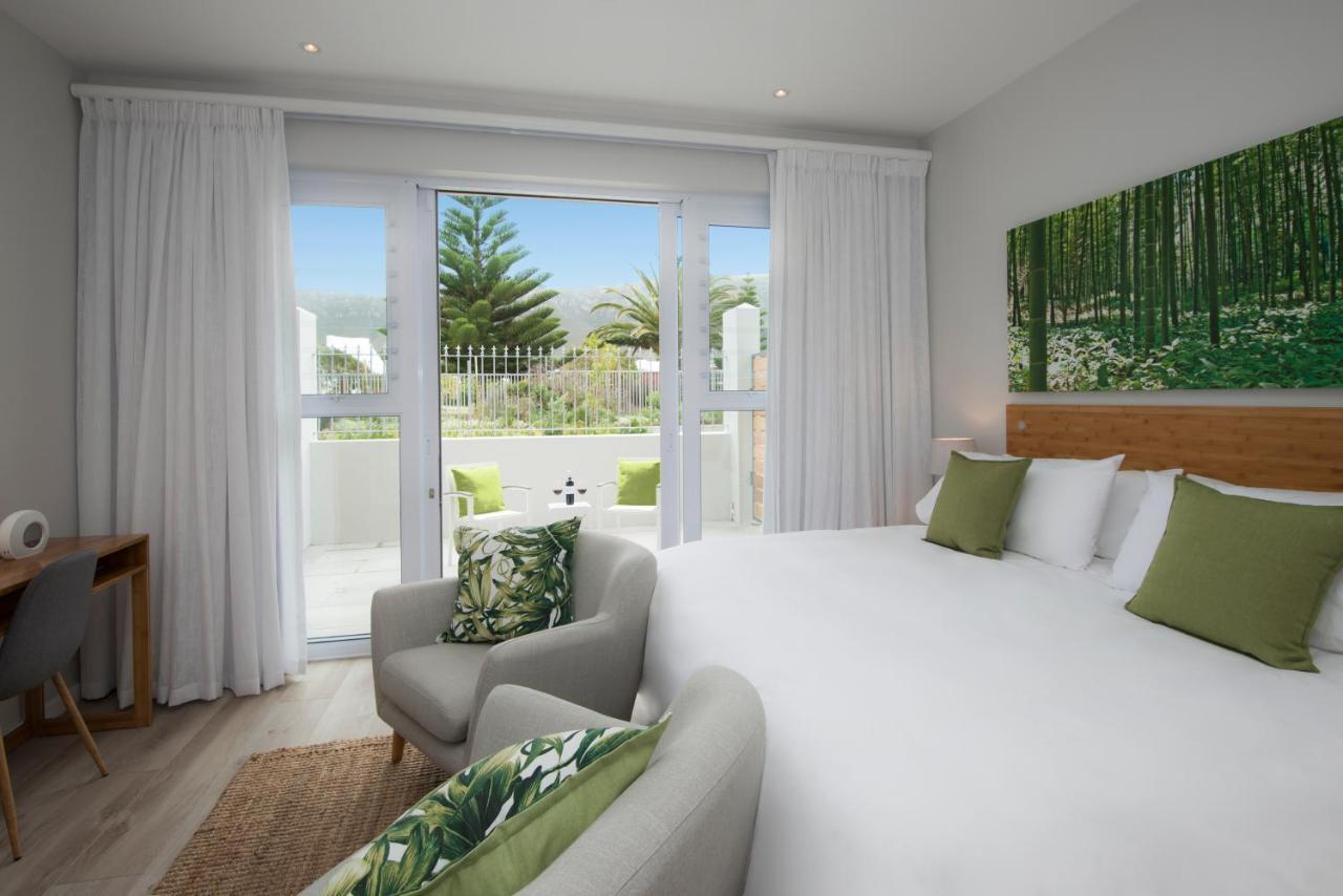 Bamboo Guest House Hermanus Bagian luar foto
