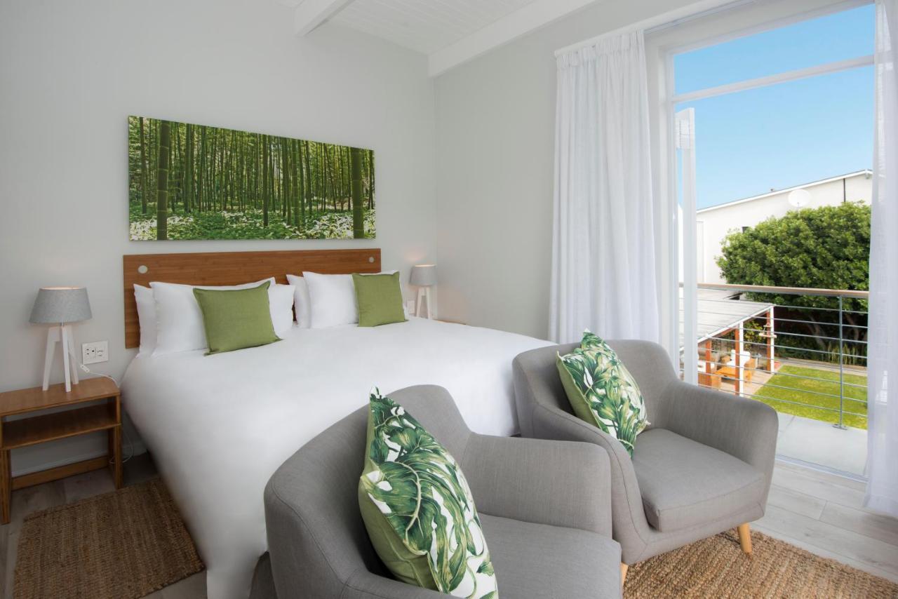 Bamboo Guest House Hermanus Bagian luar foto