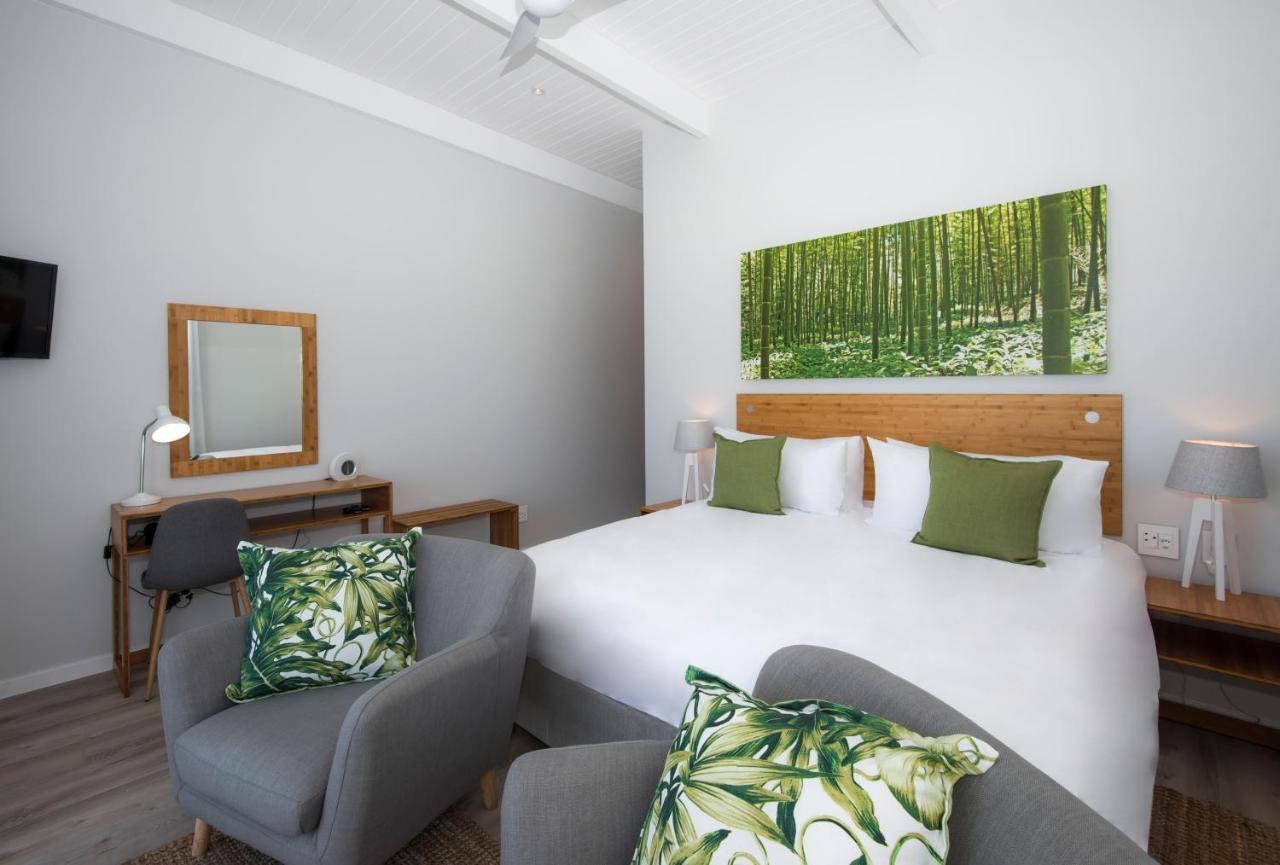 Bamboo Guest House Hermanus Bagian luar foto